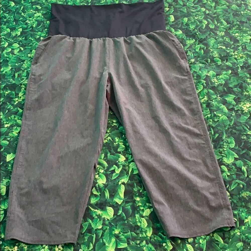 AthleticāCapriāPantsĀ byāCalia.